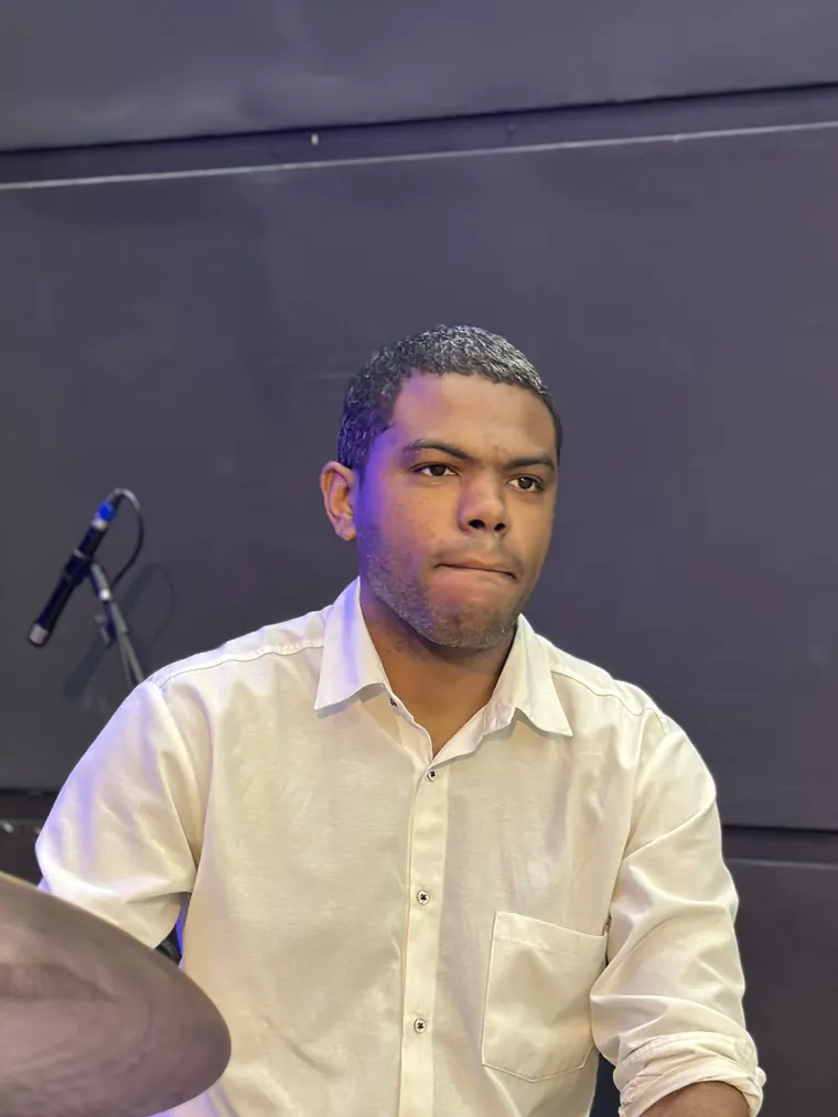 Felipe Batista, baterista da Heralds Band
