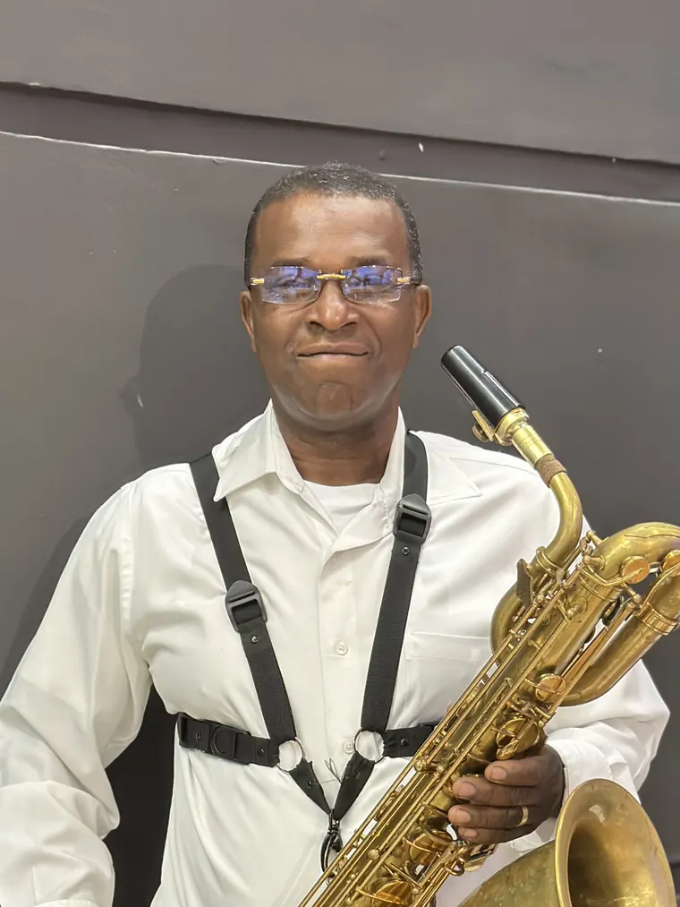 Gilson Gregório, saxofonista barítono da Heralds Band