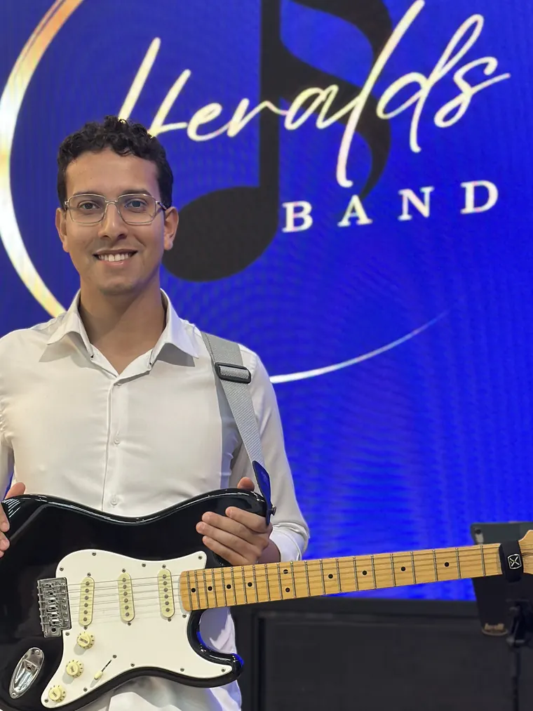 Yan Oliveira, guitarrista da Heralds Band